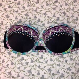 2 for $25 Victoria Secret black pattern bra. 32C